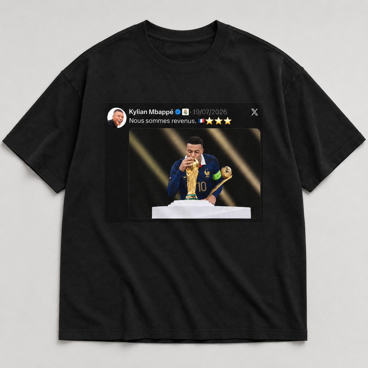 Nous sommes revenus. — T-shirt Édition Limité