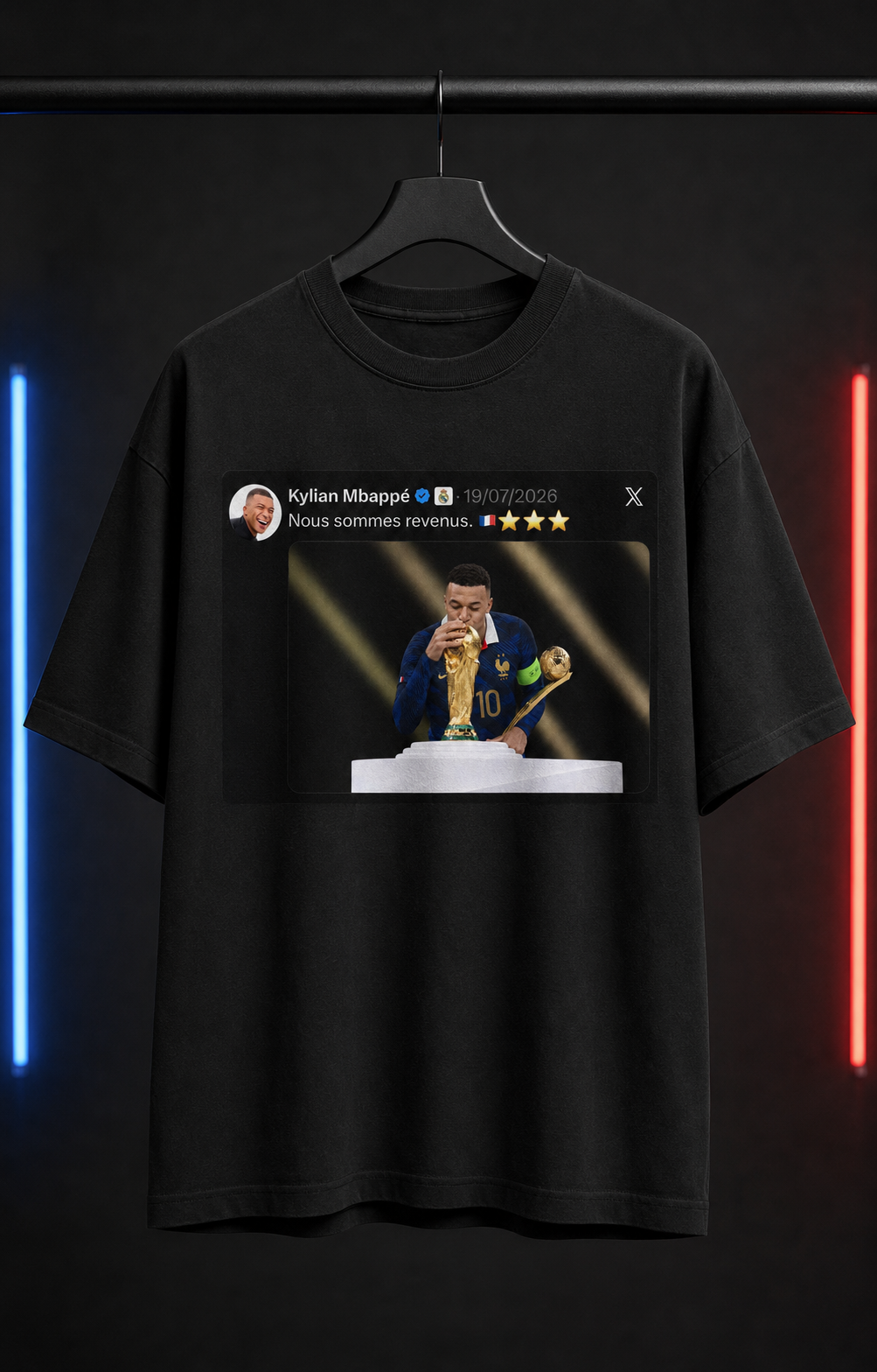 Nous sommes revenus. — T-shirt Édition Limité