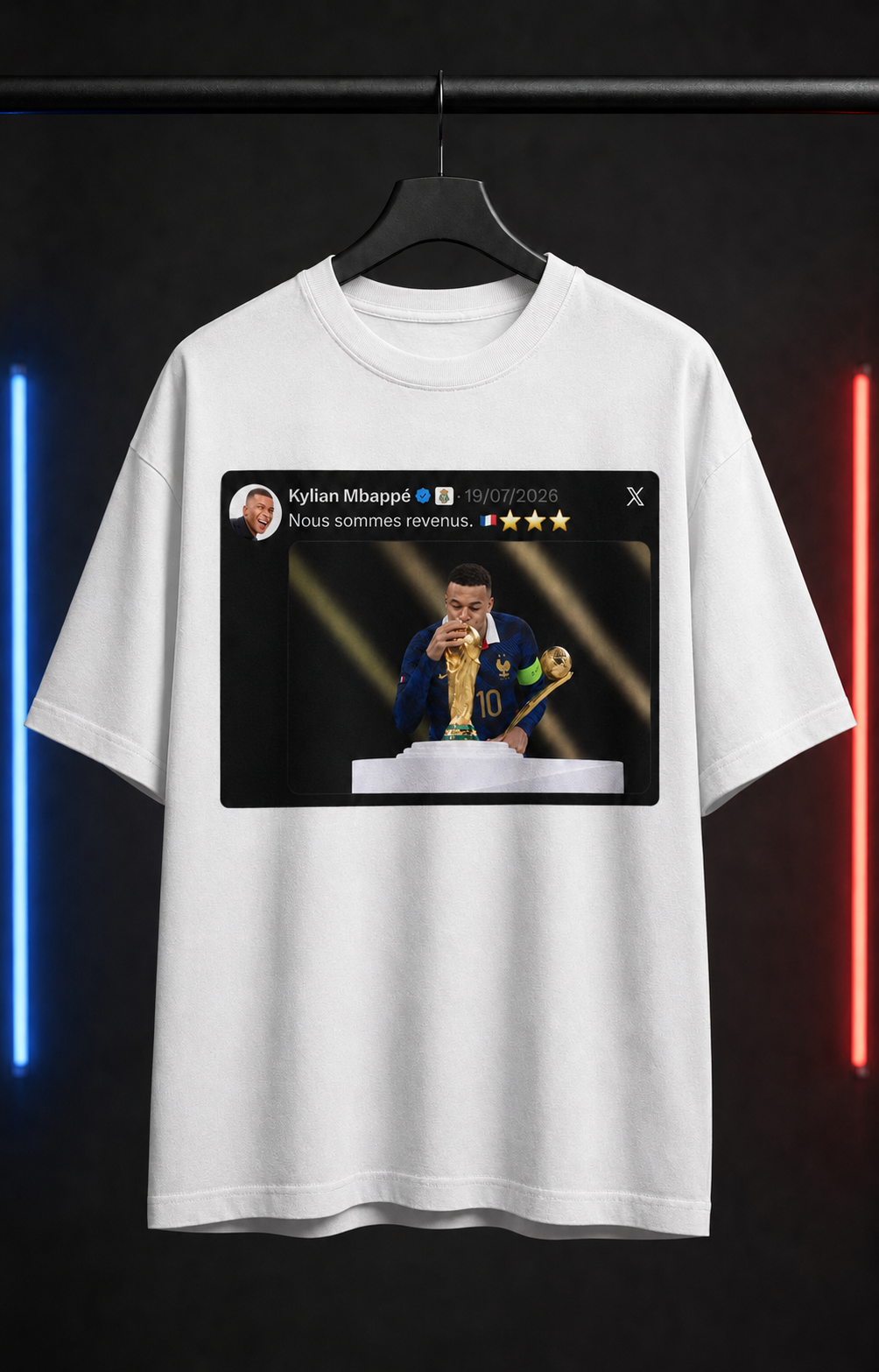 Nous sommes revenus. — T-shirt Édition Limité